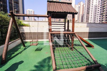 Apartamento à venda com 132m², 4 quartos e 3 vagasÁrea comum - Playground