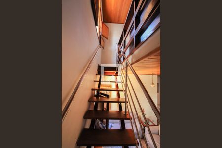 Casa à venda com 260m², 3 quartos e 5 vagasEscada