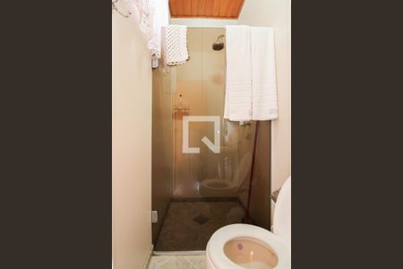 Casa à venda com 260m², 3 quartos e 5 vagasBanheiro Social 2