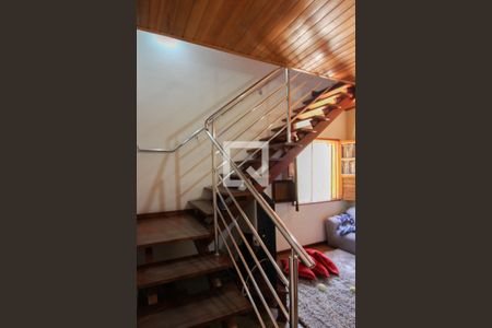 Casa à venda com 260m², 3 quartos e 5 vagasEscada