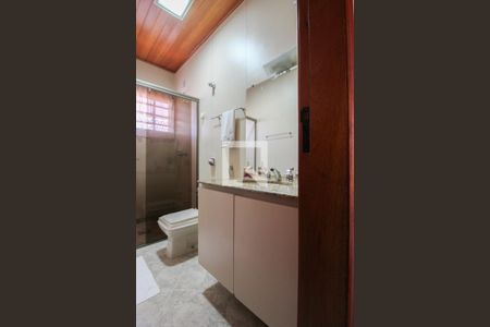 Casa à venda com 260m², 3 quartos e 5 vagasBanheiro Social 1