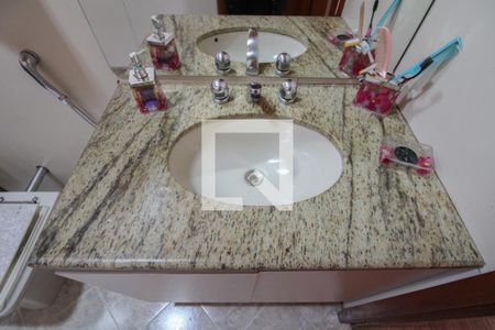 Casa à venda com 260m², 3 quartos e 5 vagasBanheiro Social 1