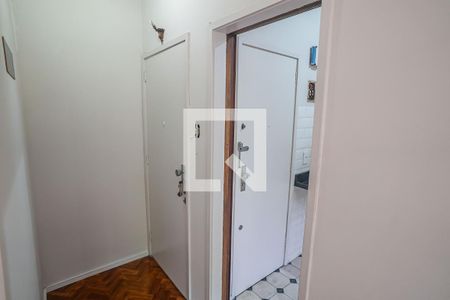 Hall de entrada de apartamento para alugar com 2 quartos, 70m² em Botafogo, Rio de Janeiro