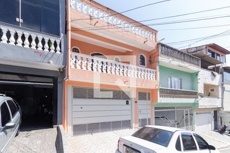 Casa à venda com 169m², 3 quartos e 2 vagasFachada