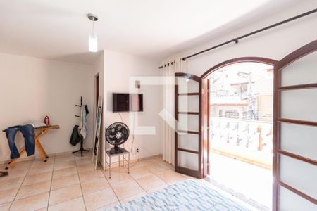 Casa à venda com 169m², 3 quartos e 2 vagasSuíte