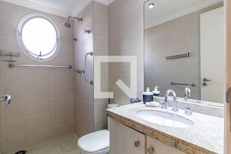 Apartamento à venda com 136m², 3 quartos e 3 vagas Apartamento à venda com 136m², 3 quartos e 3 vagasBanheiro social