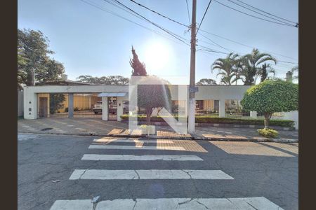 Casa à venda com 500m², 4 quartos e 5 vagasFachada