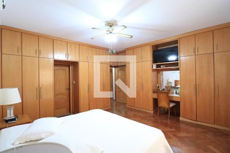 Casa à venda com 500m², 4 quartos e 5 vagasSuíte 2