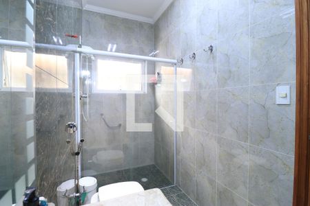 Casa à venda com 500m², 4 quartos e 5 vagasBanheiro da Suíte 1