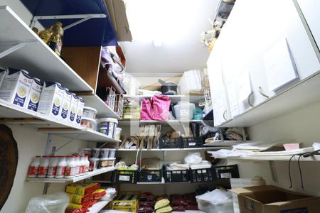 Casa à venda com 500m², 4 quartos e 5 vagasDepósito