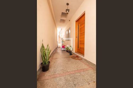 Casa à venda com 166m², 2 quartos e 2 vagasEntrada