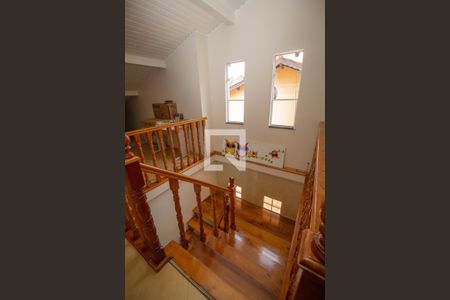 Casa para alugar com 285m², 4 quartos e 5 vagasEscada