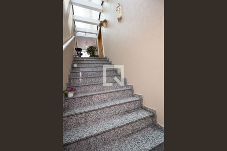 Casa para alugar com 285m², 4 quartos e 5 vagasEscada