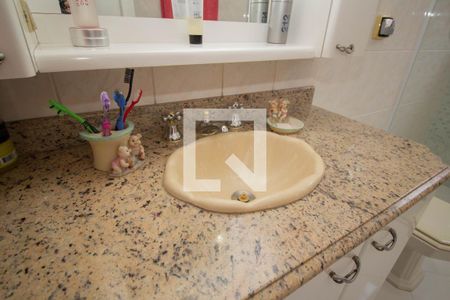 Casa para alugar com 285m², 4 quartos e 5 vagasBanheiro 