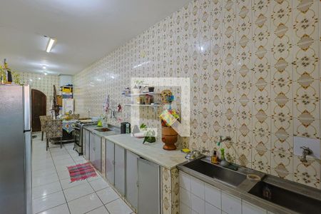 Casa à venda com 300m², 6 quartos e 2 vagasCozinha 