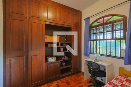 Casa à venda com 300m², 6 quartos e 2 vagasQuarto 