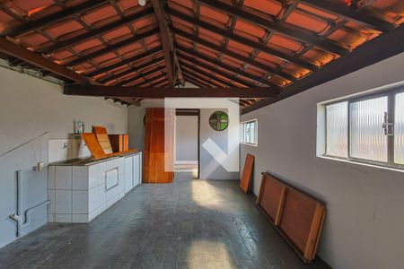 Casa à venda com 300m², 6 quartos e 2 vagasÁrea de serviço 