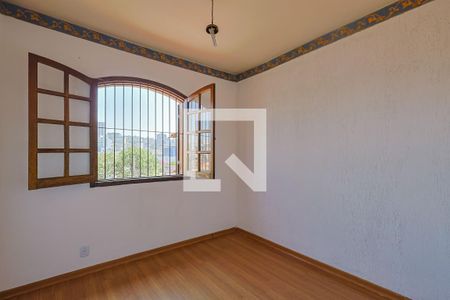 Casa à venda com 300m², 6 quartos e 2 vagasQuarto 