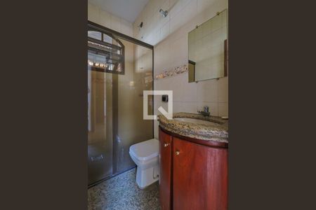 Casa à venda com 300m², 6 quartos e 2 vagasBanheiro