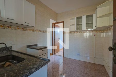 Casa à venda com 300m², 6 quartos e 2 vagasCozinha 