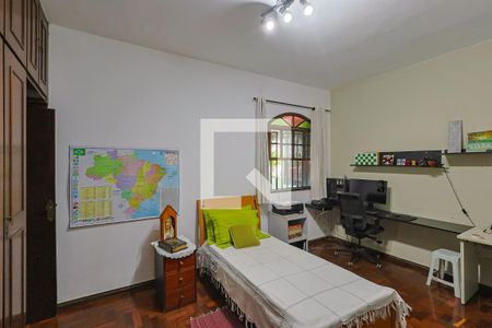 Casa à venda com 300m², 6 quartos e 2 vagasQuarto 