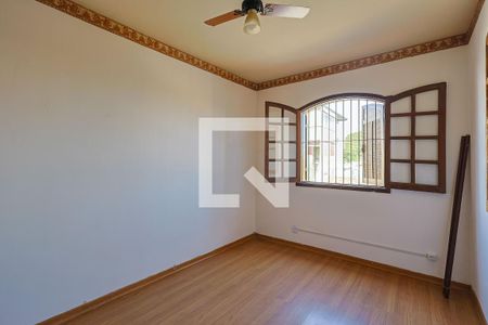 Casa à venda com 300m², 6 quartos e 2 vagasQuarto 