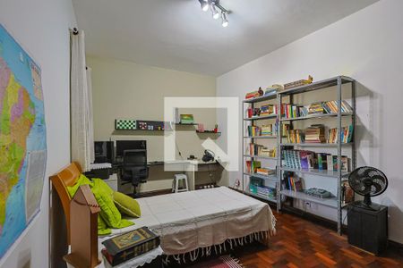 Casa à venda com 300m², 6 quartos e 2 vagasQuarto 