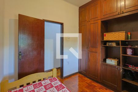 Casa à venda com 300m², 6 quartos e 2 vagasQuarto 