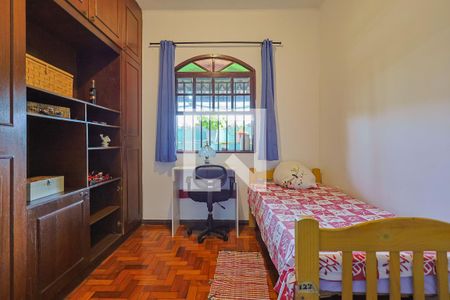 Casa à venda com 300m², 6 quartos e 2 vagasQuarto 