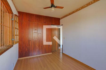 Casa à venda com 300m², 6 quartos e 2 vagasQuarto 