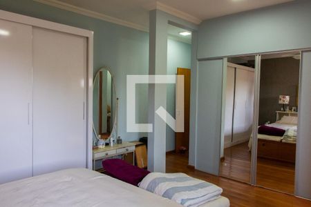 Casa de condomínio à venda com 500m², 5 quartos e 2 vagas Casa de condomínio à venda com 500m², 5 quartos e 2 vagasSUITE 1