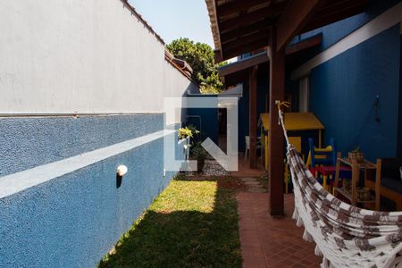 Casa de condomínio à venda com 500m², 5 quartos e 2 vagas Casa de condomínio à venda com 500m², 5 quartos e 2 vagasCORREDOR LATERAL
