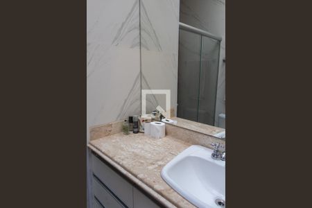 Casa de condomínio à venda com 500m², 5 quartos e 2 vagas Casa de condomínio à venda com 500m², 5 quartos e 2 vagasBANHEIRO DA SUITE 3