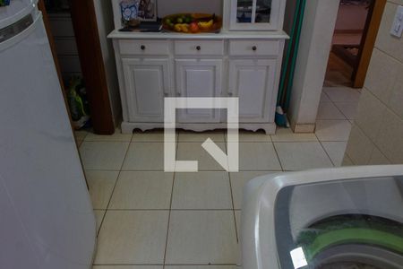 Casa de condomínio à venda com 500m², 5 quartos e 2 vagas Casa de condomínio à venda com 500m², 5 quartos e 2 vagasÁREA DE SERVIÇO