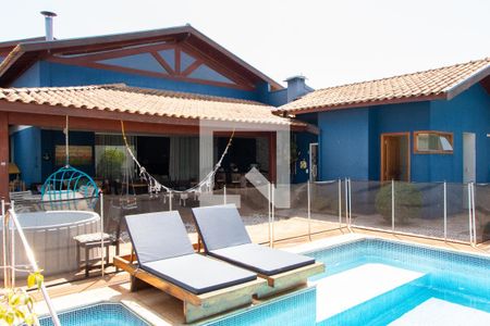 Casa de condomínio à venda com 500m², 5 quartos e 2 vagas Casa de condomínio à venda com 500m², 5 quartos e 2 vagasÁREA EXTERNA FUNDOS