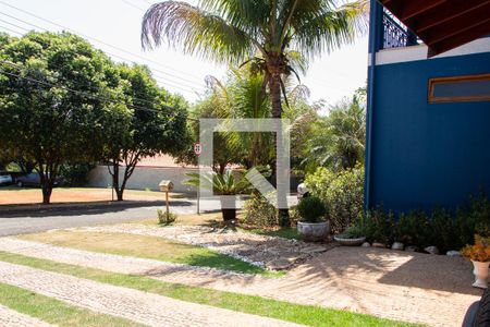 Casa de condomínio à venda com 500m², 5 quartos e 2 vagas Casa de condomínio à venda com 500m², 5 quartos e 2 vagasÁREA EXTERNA FRENTE