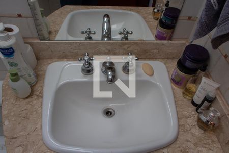 Casa de condomínio à venda com 500m², 5 quartos e 2 vagas Casa de condomínio à venda com 500m², 5 quartos e 2 vagasBANHEIRO KITNET