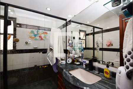 Apartamento à venda com 188m², 4 quartos e 3 vagasBanheiro da Suíte