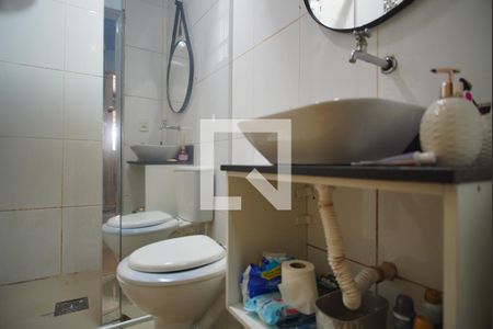 Casa para alugar com 54m², 2 quartos e 2 vagasBanheiro Corredor