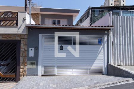 Casa para alugar com 400m², 4 quartos e 2 vagasFachada