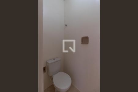 Casa para alugar com 400m², 4 quartos e 2 vagasBanheiro de Serviço