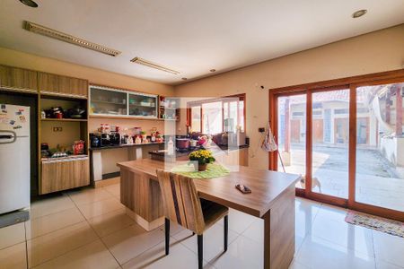 Casa para alugar com 351m², 4 quartos e 5 vagasCoInha