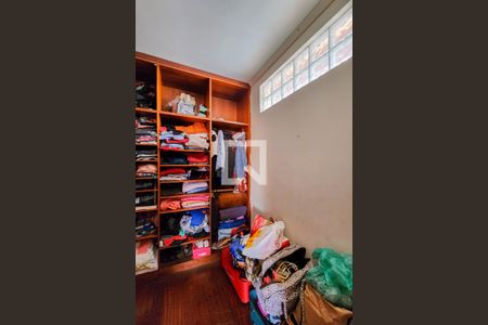 Casa para alugar com 351m², 4 quartos e 5 vagasCloset 