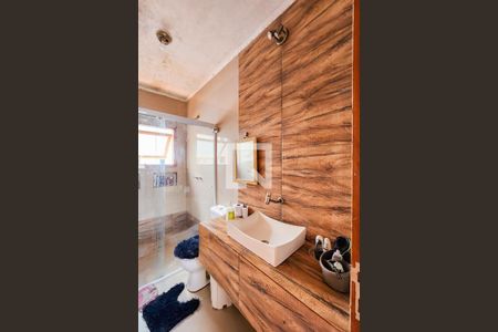 Casa para alugar com 351m², 4 quartos e 5 vagasBanheiro 