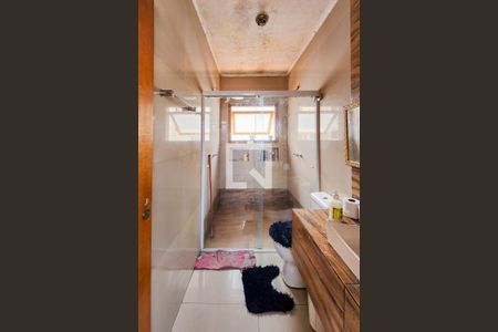 Casa para alugar com 351m², 4 quartos e 5 vagasBanheiro 