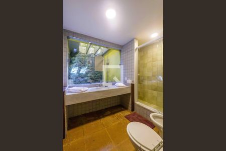 Casa de condomínio à venda com 357m², 4 quartos e 3 vagasBanheiro Social