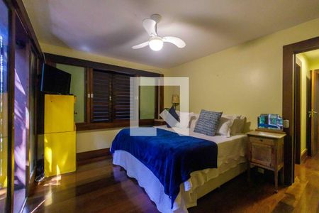 Casa de condomínio à venda com 357m², 4 quartos e 3 vagasSuíte 2