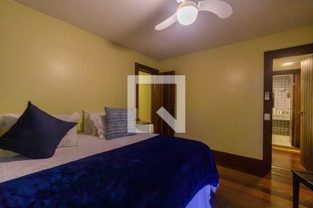 Casa de condomínio à venda com 357m², 4 quartos e 3 vagasSuíte 2