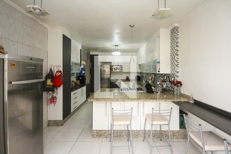 Casa à venda com 260m², 3 quartos e 3 vagas Casa à venda com 260m², 3 quartos e 3 vagasCozinha