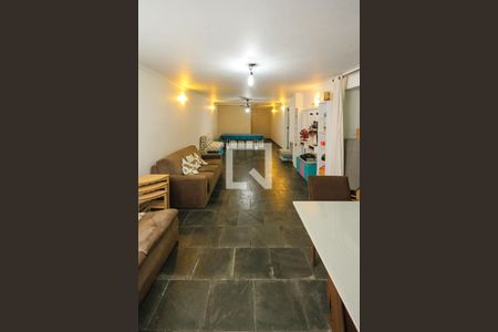 Casa à venda com 260m², 3 quartos e 3 vagas Casa à venda com 260m², 3 quartos e 3 vagasEdícula